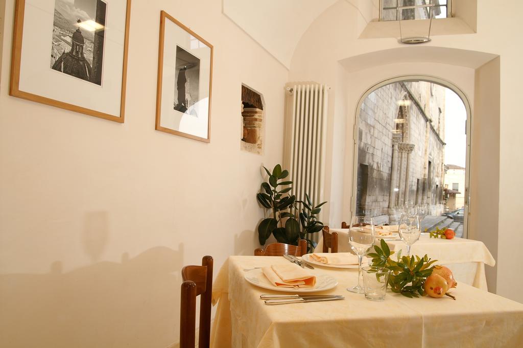 La Locanda Di Gino 술모나 외부 사진